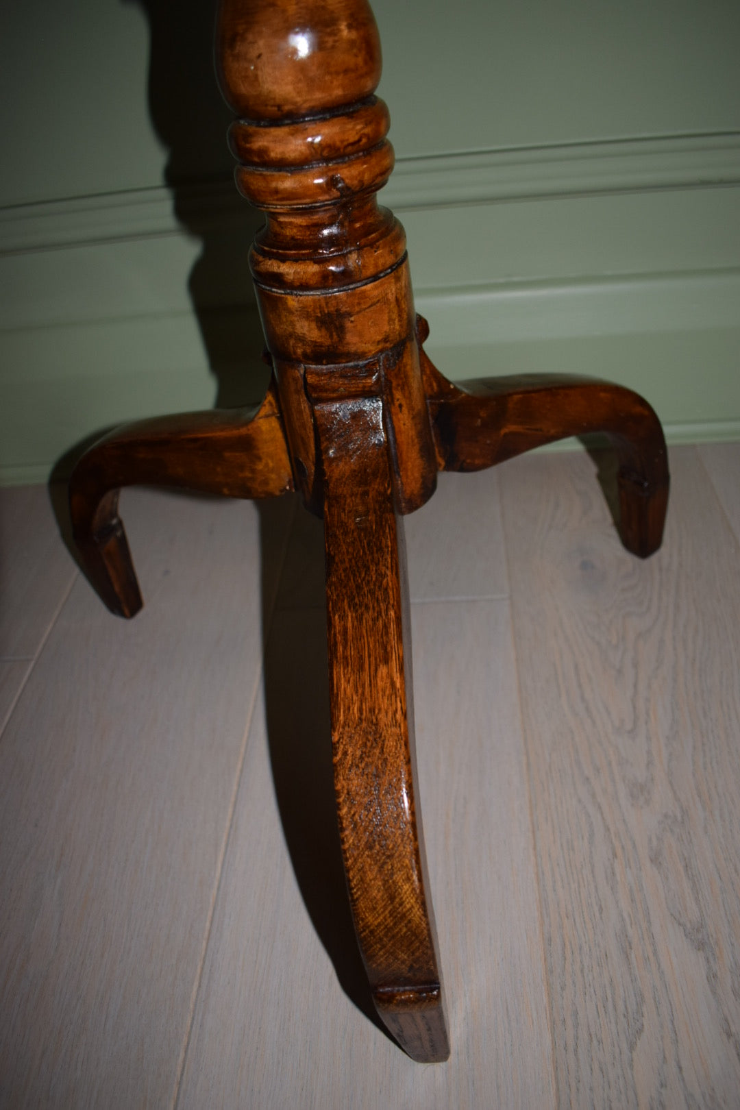 Antique Georgian Oak Pedestal wine top tripod table