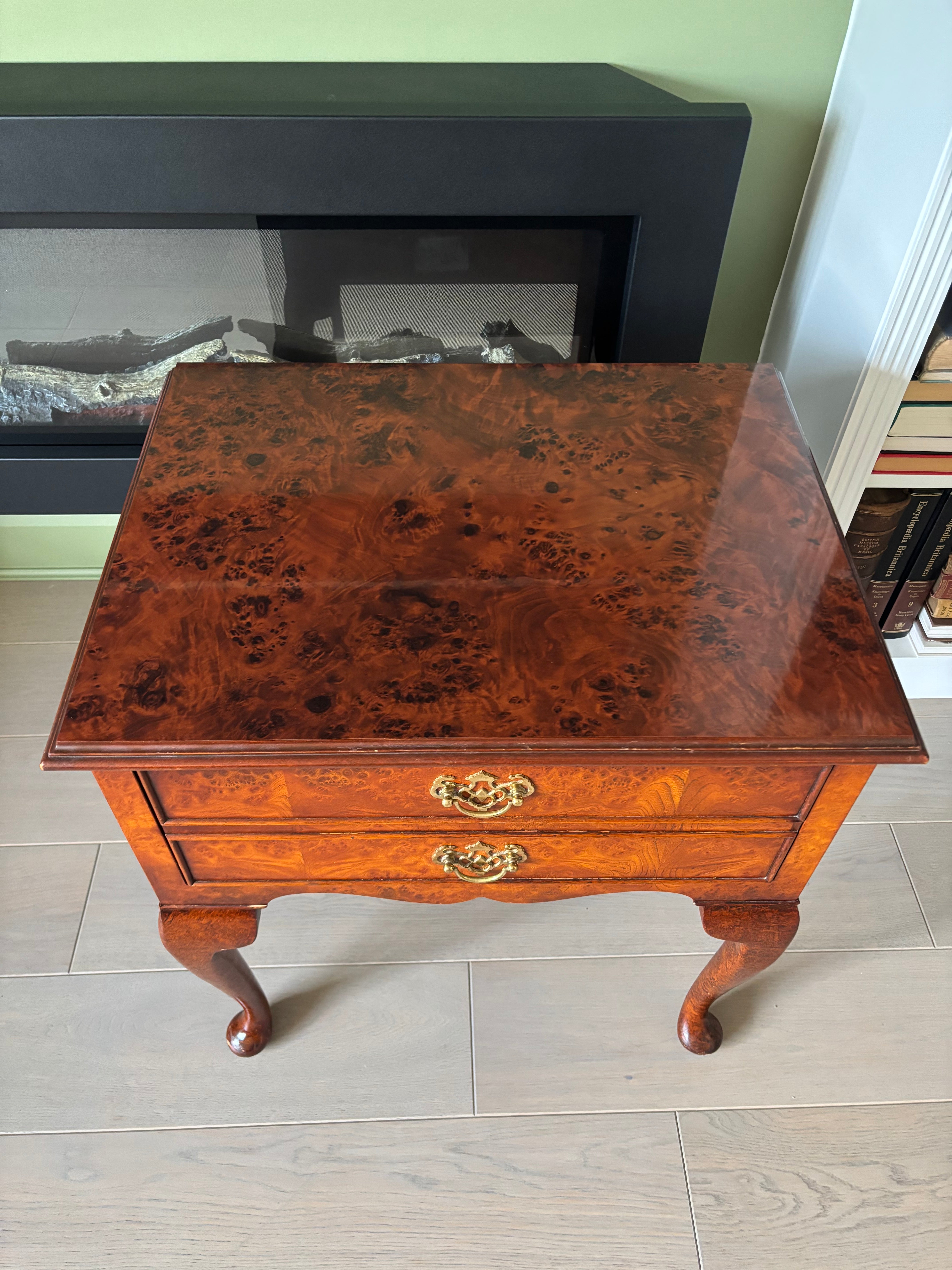 Gorgeous vintage Burr wood bedside or side Table