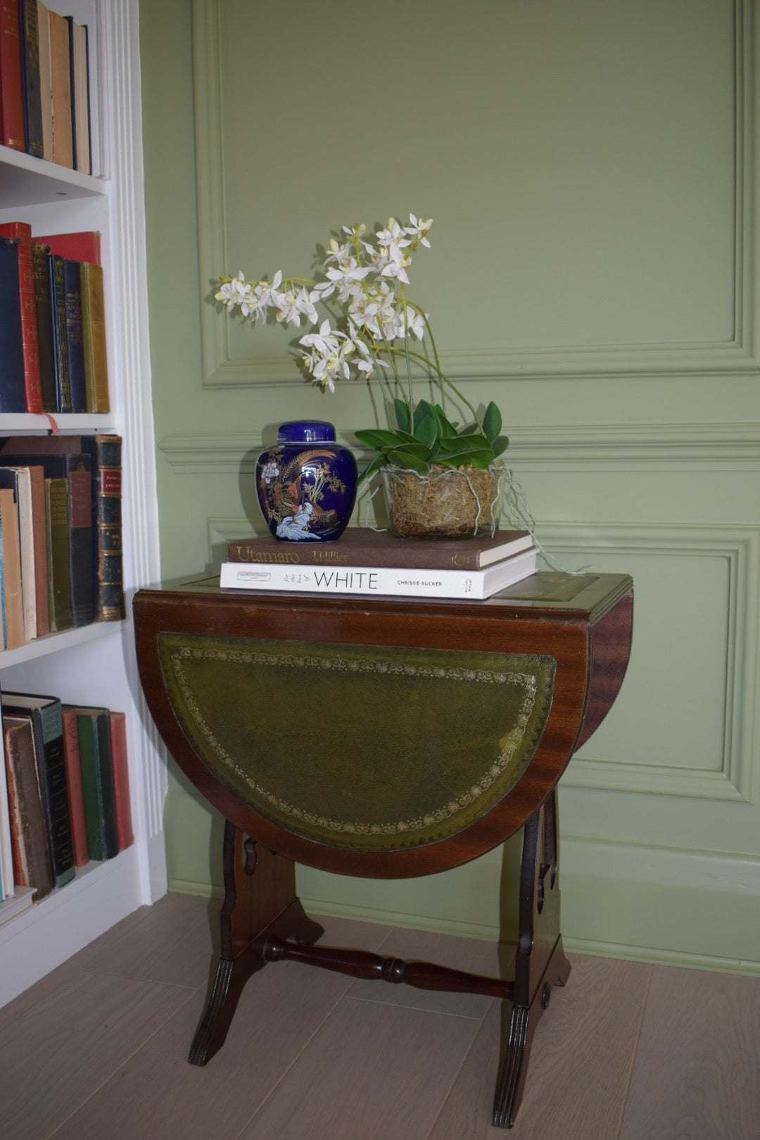 Beautiful Swivel Drop Leaf Mahogany Bedside Or End Wine Tables With Green Leather Top