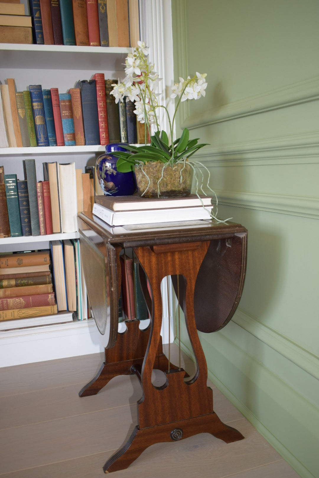 Beautiful Swivel Drop Leaf Mahogany Bedside Or End Wine Tables With Green Leather Top