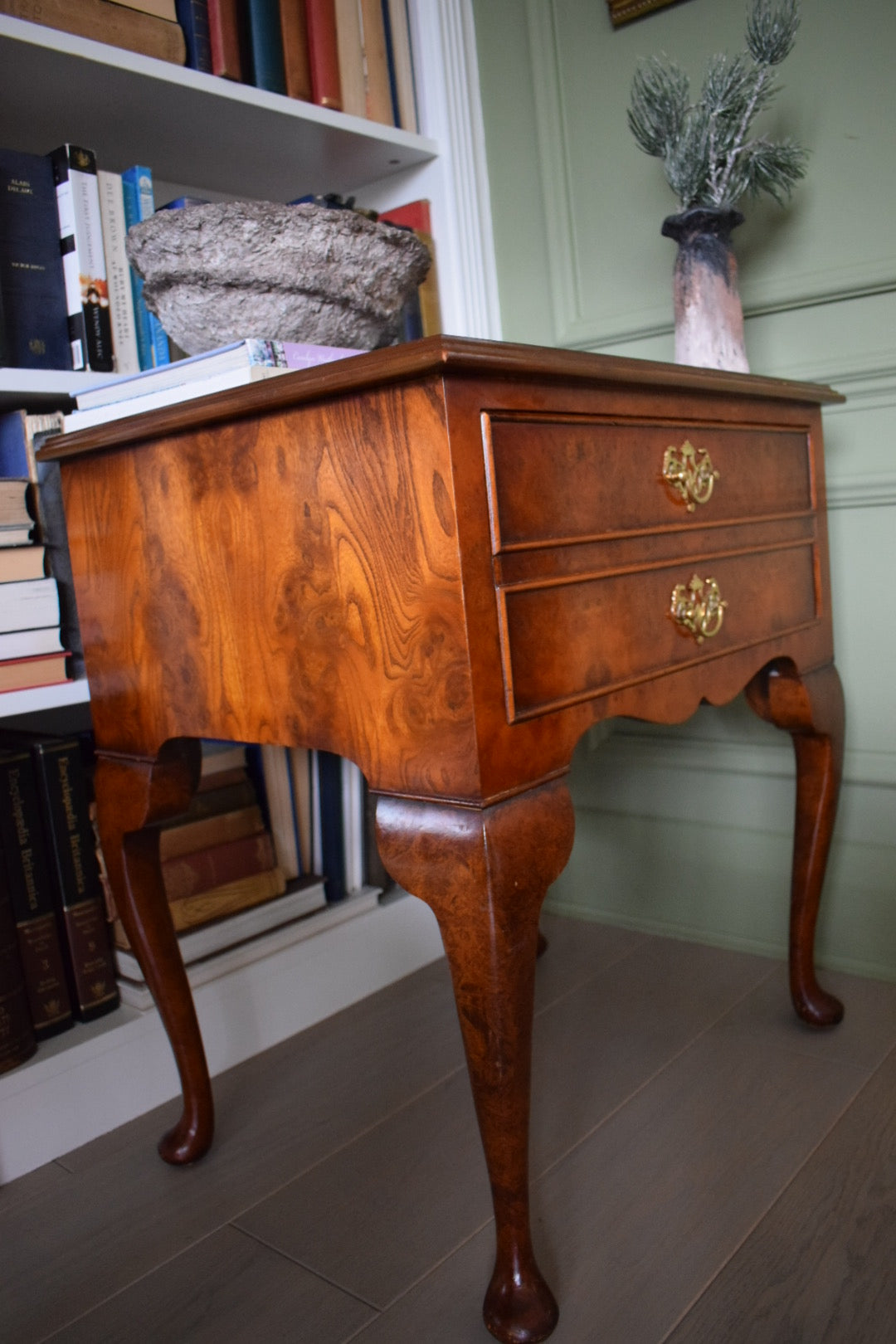 Gorgeous vintage Burr wood bedside or side Table