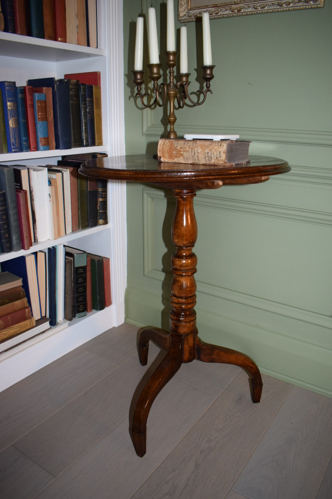 Antique Georgian Oak Pedestal wine top tripod table