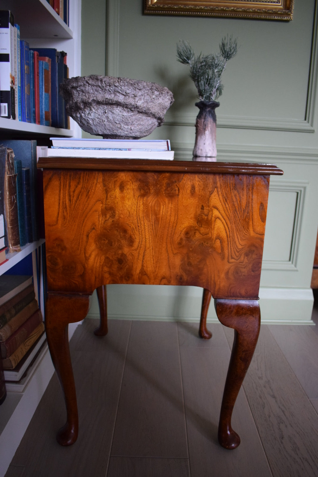 Gorgeous vintage Burr wood bedside or side Table