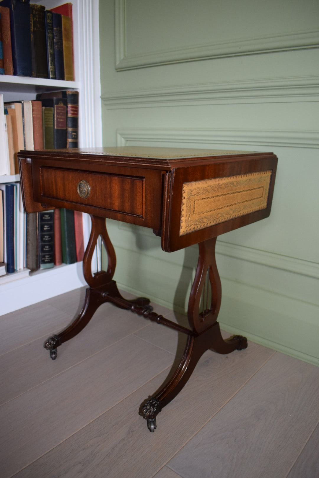 Beautiful Flamed Mahogany Bedside Or End Wine Tables With tan Leather Top