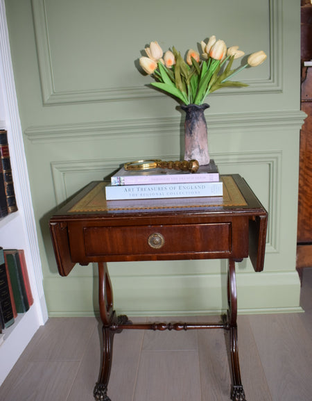 Beautiful Flamed Mahogany Bedside Or End Wine Tables With tan Leather Top