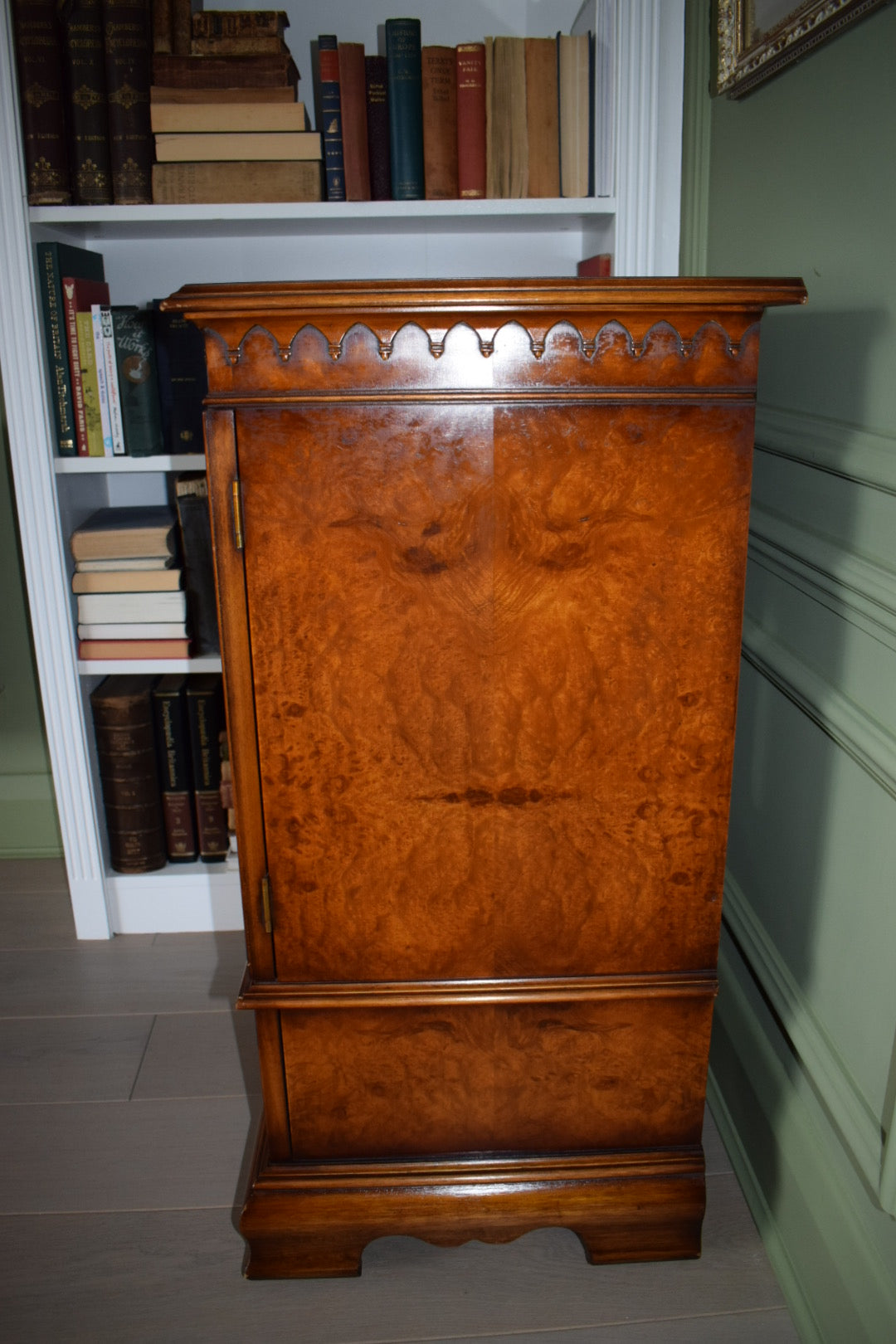 Rare Antique Sheraton Revival Burr Elm & Satinwood Cabinet/ Bar Cart