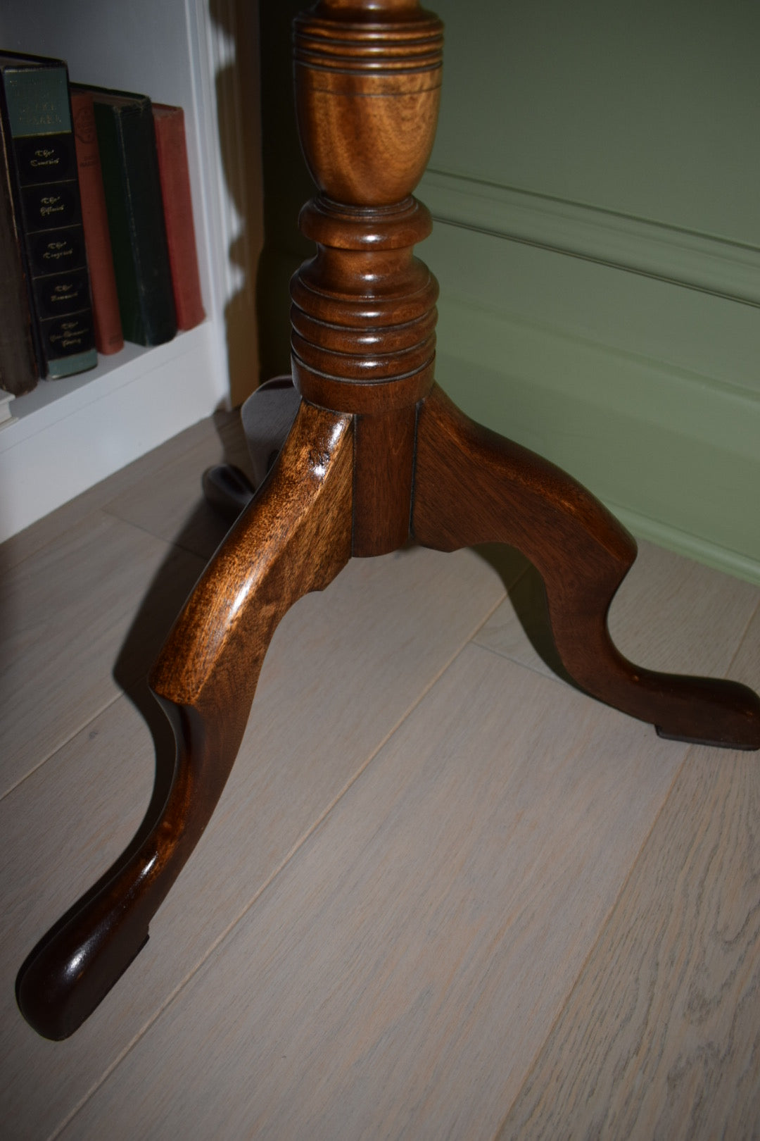 Antique Victorian Mahogany Tilt top tripod Wine table