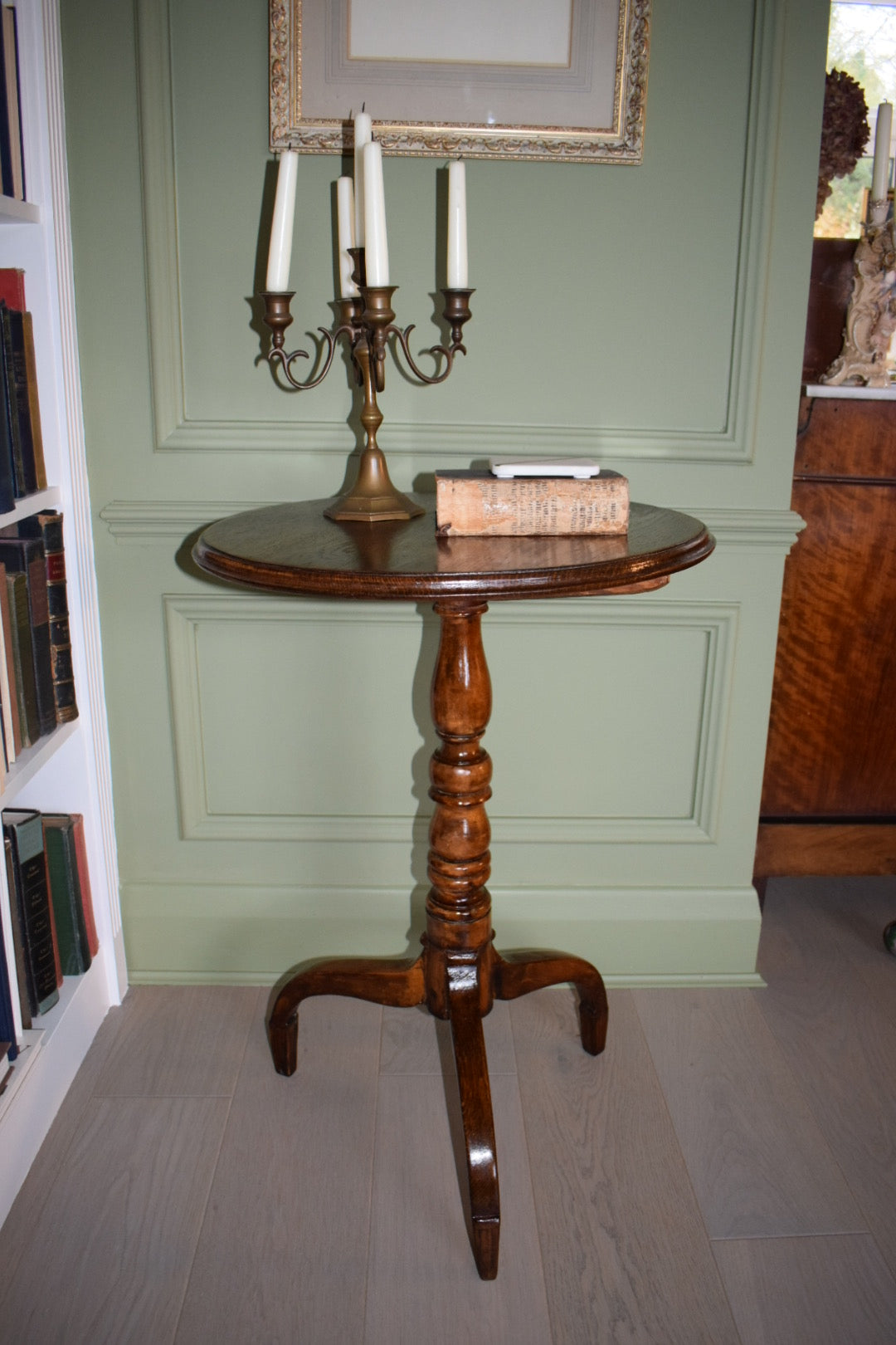 Antique Georgian Oak Pedestal wine top tripod table