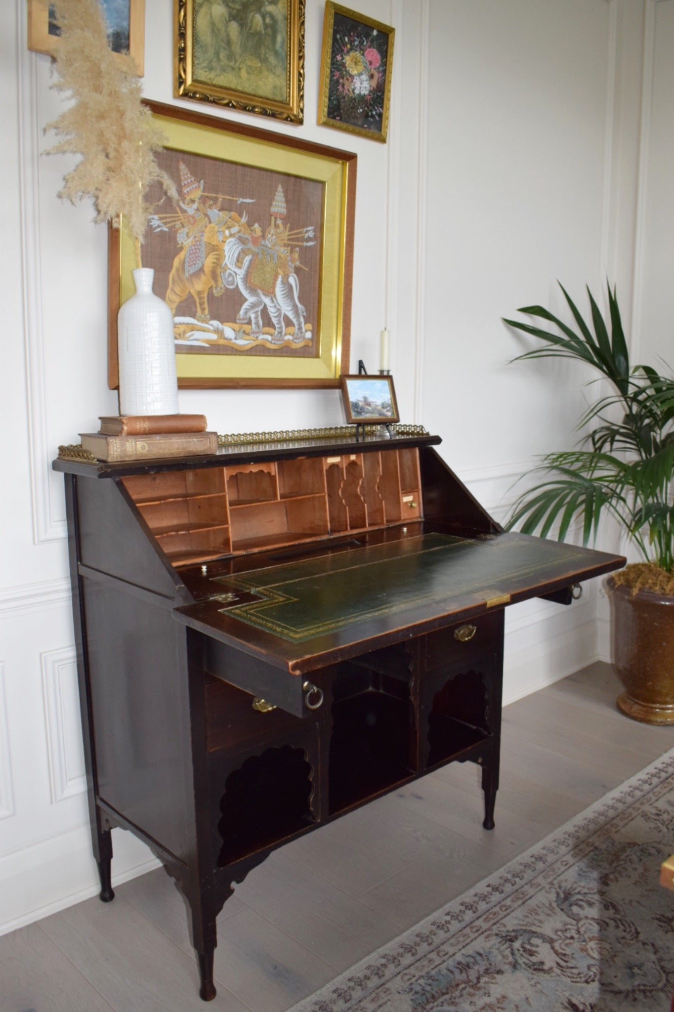 Charming Late 19th Century Edwardian Mahogany bureau with brass gallery rail