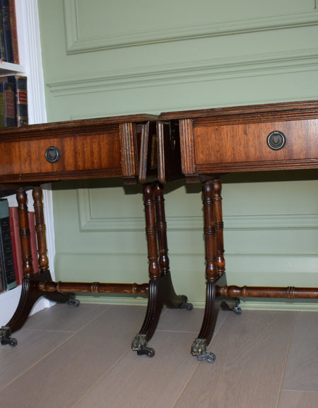 Stunning Pair Of Flamed Mahogany Bedside Or End Tables With Tan Leather Top