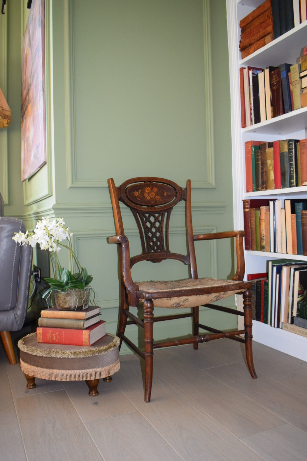 Elegant Small Mahogany Edwardian chair with pretty inlay