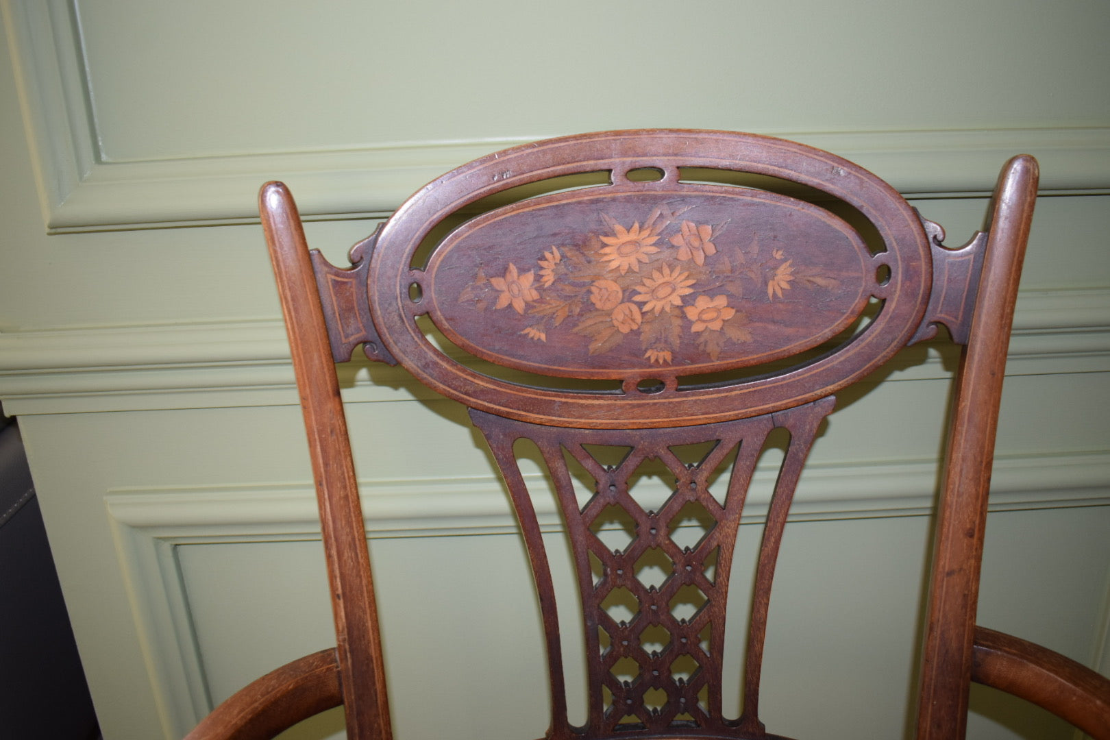 Elegant Small Mahogany Edwardian chair with pretty inlay