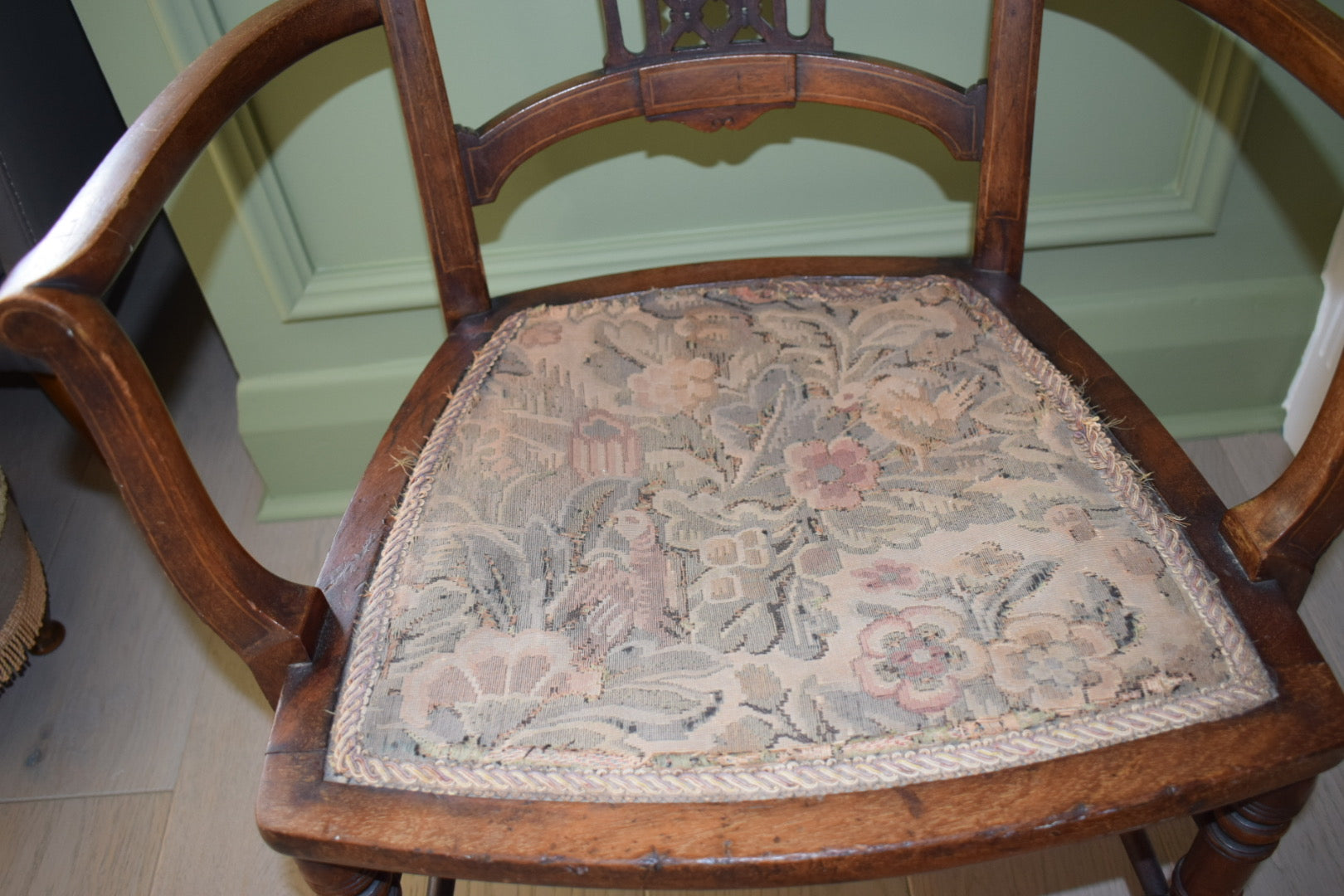 Elegant Small Mahogany Edwardian chair with pretty inlay